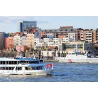 2077_5338 Ausflugsschiff auf der Elbe - Panorama der Hafenstrasse am Elbufer. | St. Pauli Hafenstrasse - Bilder aus Hamburg Sankt Pauli.